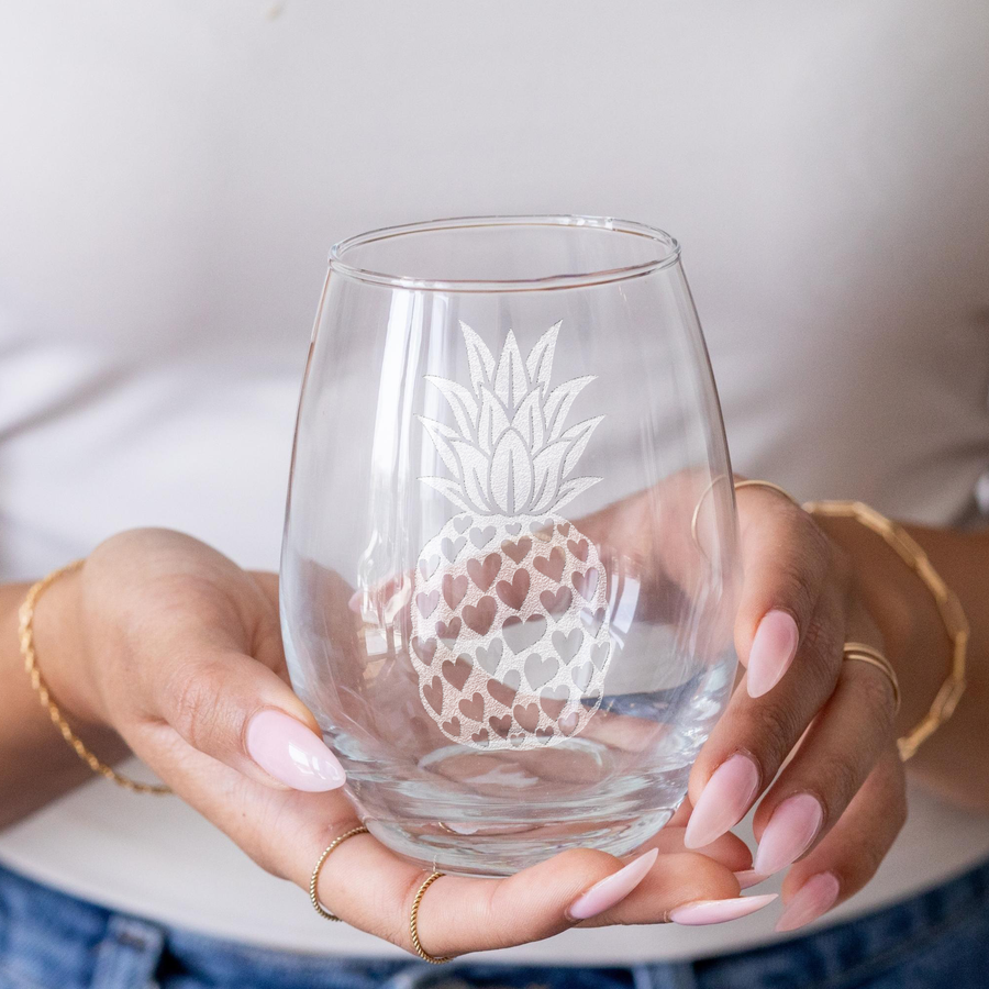 Pineapple Hearts Stemless Wine Glass