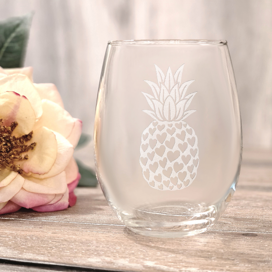 Pineapple Hearts Stemless Wine Glass